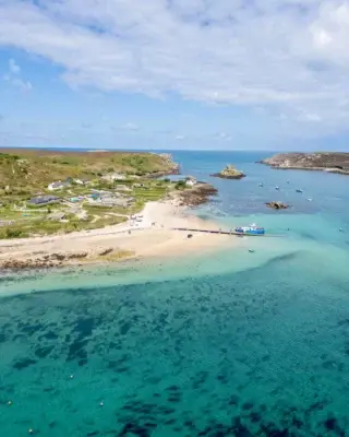 Is there any feeling quite like arriving on Bryher?

Step off Firethorn at Bar, feel the soft sand between your toes, and the pace changes immediately; the start of a slower kind of summer.

We have a handful of short breaks available throughout the summer, perfect for couples’ escapes or solo adventures. For the best rates and late availability, just give the team a call on 01720 422947.