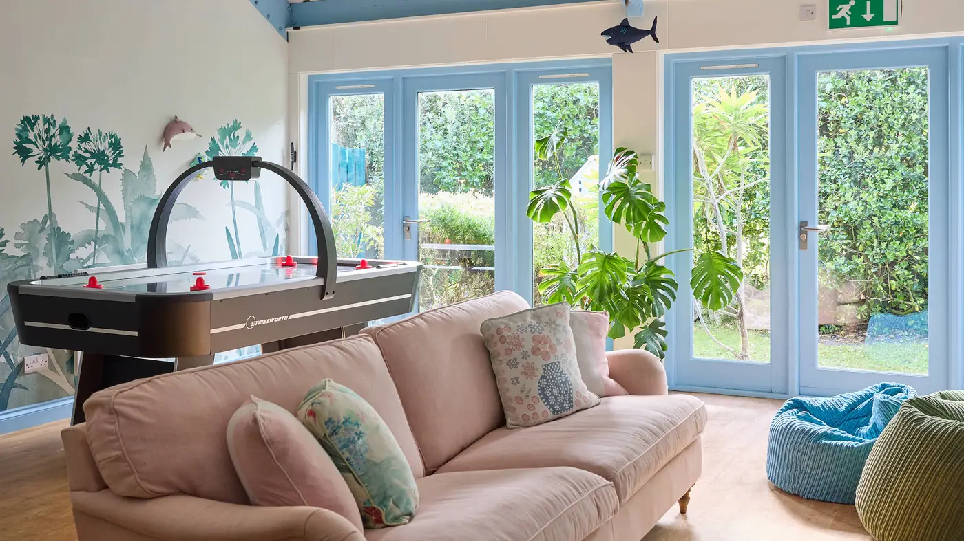Hell Bay Family Room 1