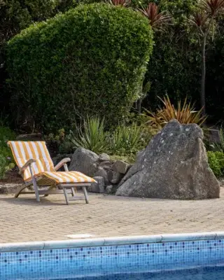 Warm summer days at Hell Bay are made for the water - in its many different guises.

Early morning sea swims, lazy lengths of the pool, evening paddles at Popplestones… over the last few days, we’ve been finding every excuse to cool off in, on or beside the water 🌊